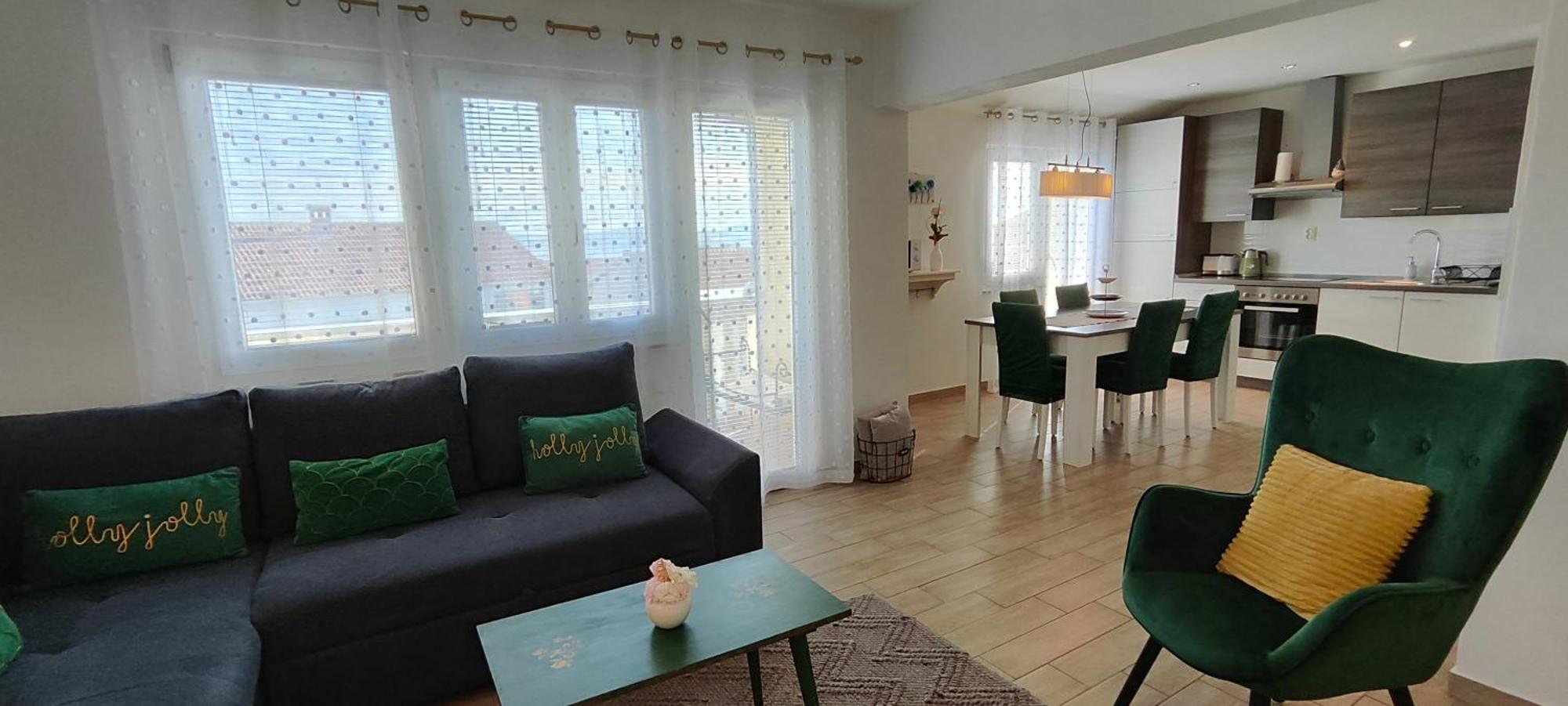 Apartament Aurora *