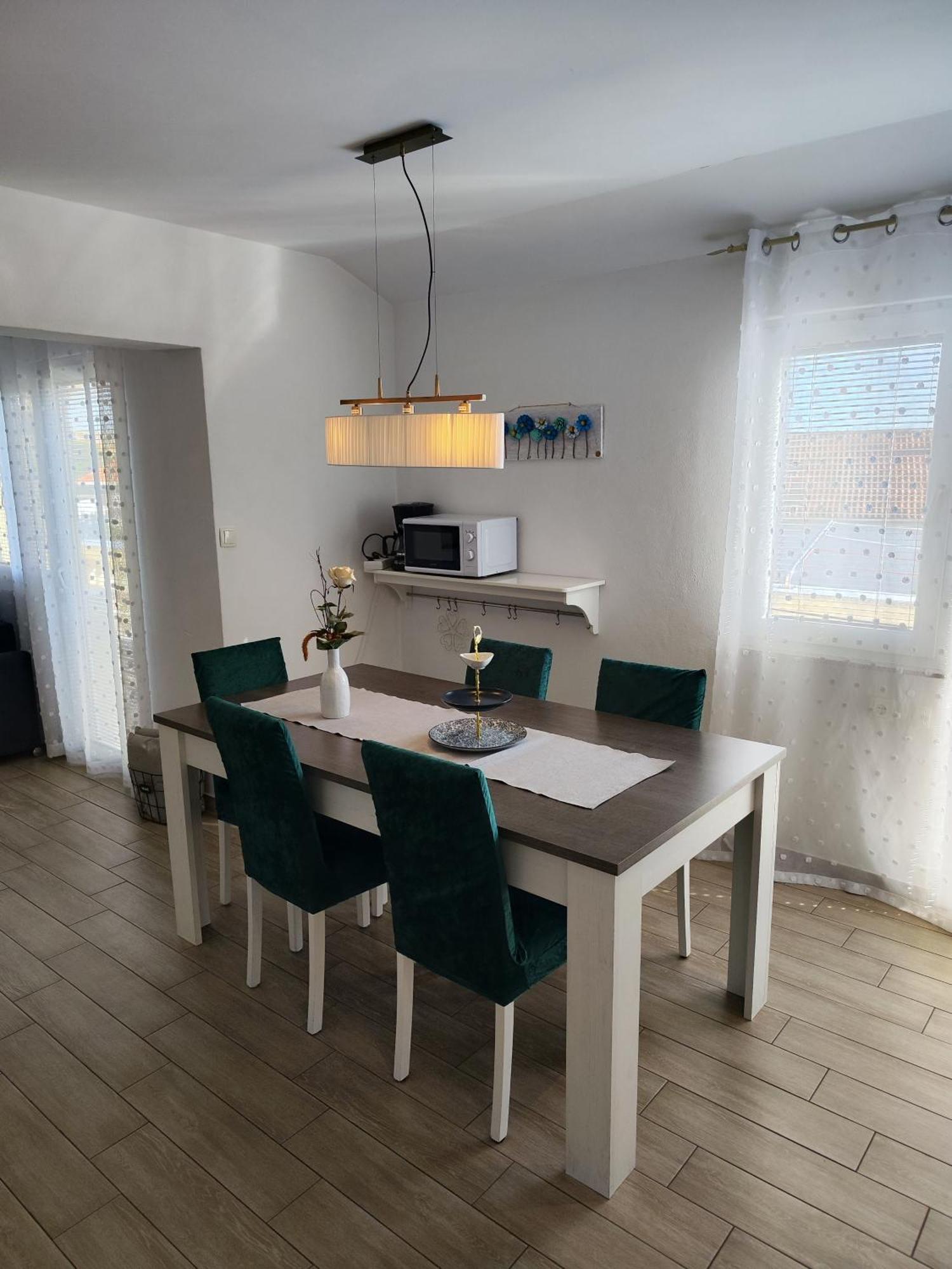 Aurora Apartament *