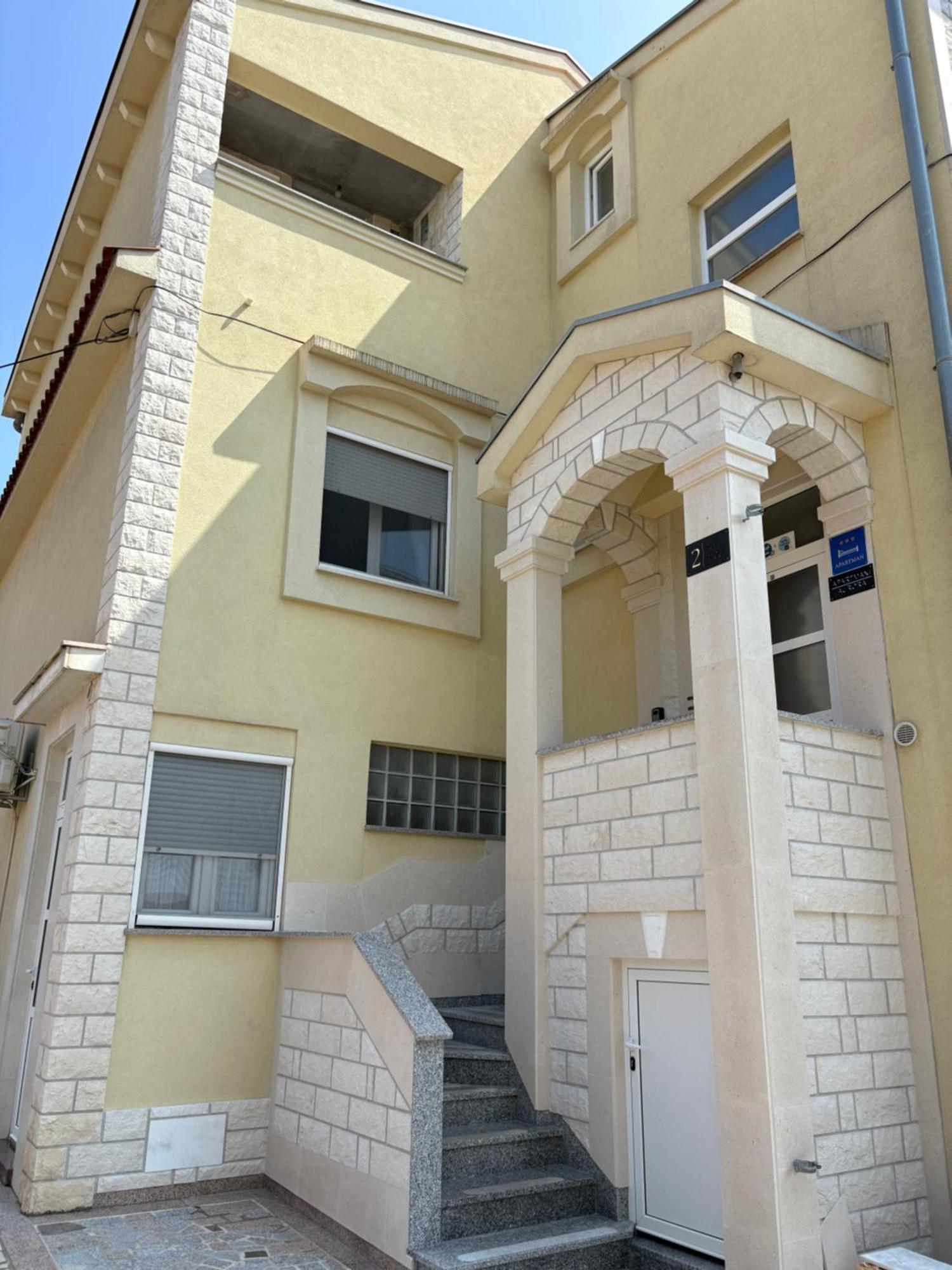 Apartament Aurora *