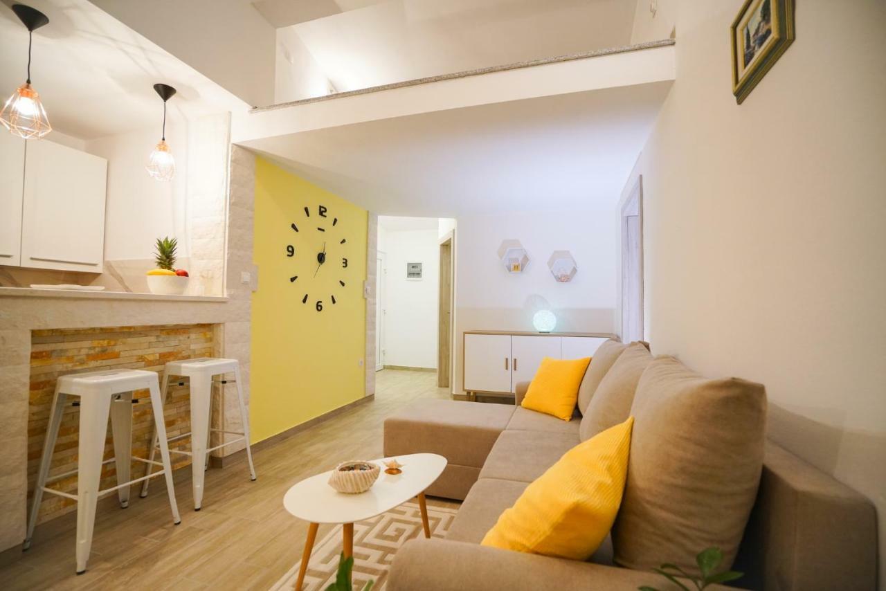 Aurora Apartment